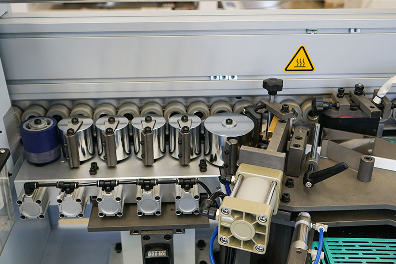 全自動封邊機(jī)